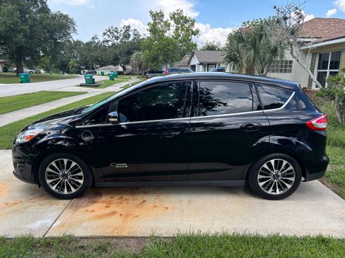 Used 2017 Ford C-MAX Energi Titanium w/ Equipment Group 501A FWD image 5