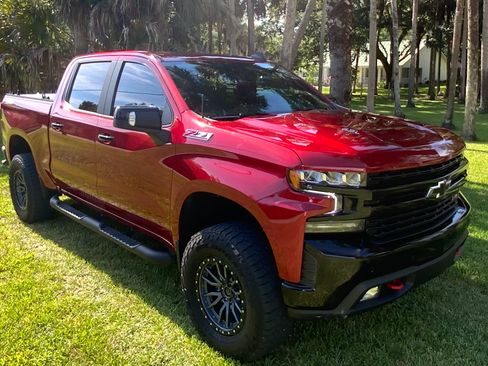 Used 2021 Chevrolet Silverado 1500 LT Trail Boss AWD/4WD image 2