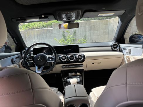 Used 2021 Mercedes-Benz A 220 image 8