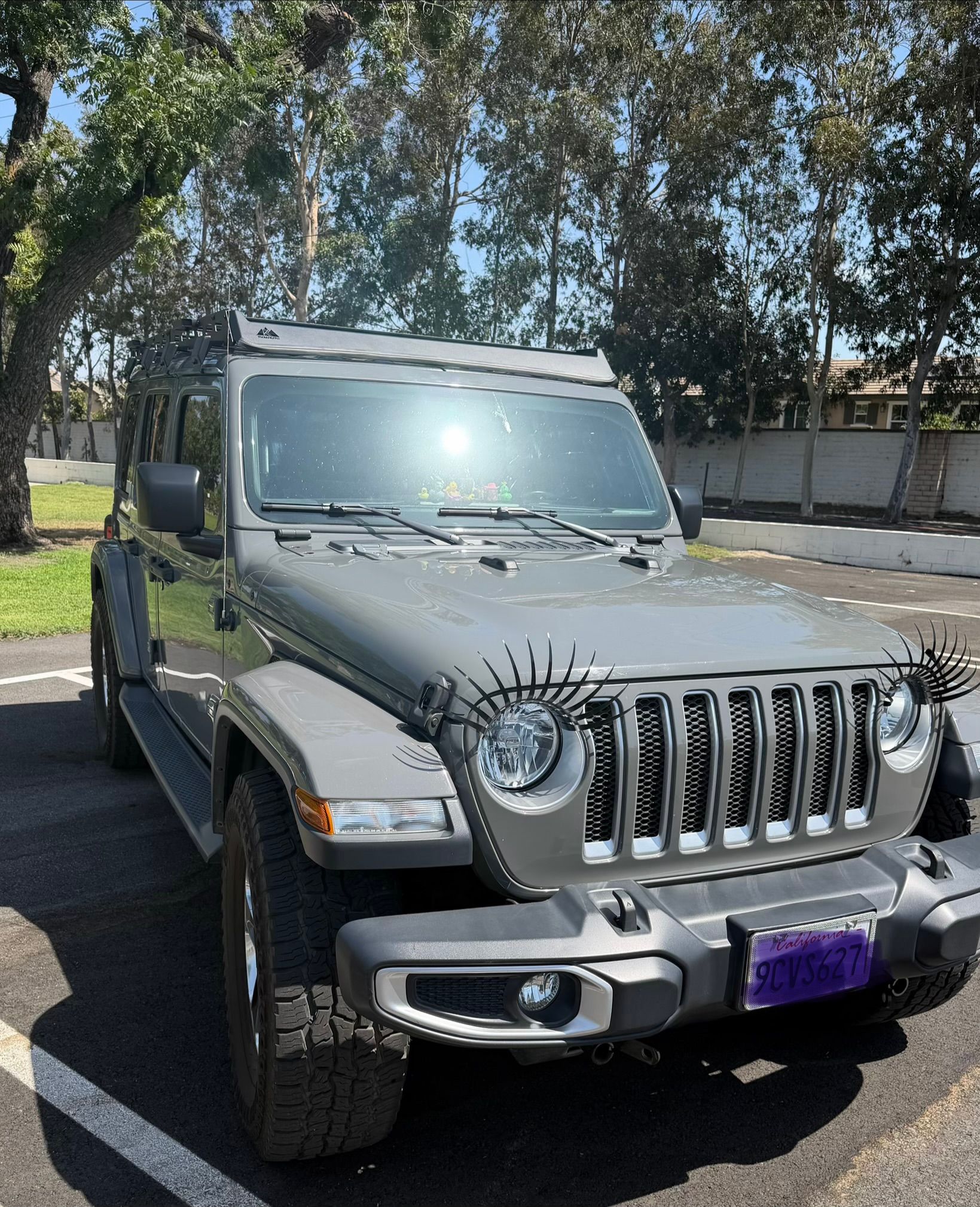 Used 2018 Jeep Wrangler Unlimited Sahara AWD/4WD image 2
