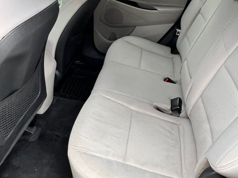 Used 2019 Hyundai Tucson SE image 12