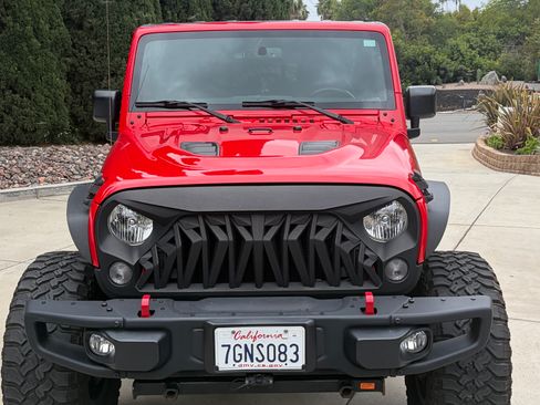 Used 2015 Jeep Wrangler Unlimited Rubicon AWD/4WD image 10