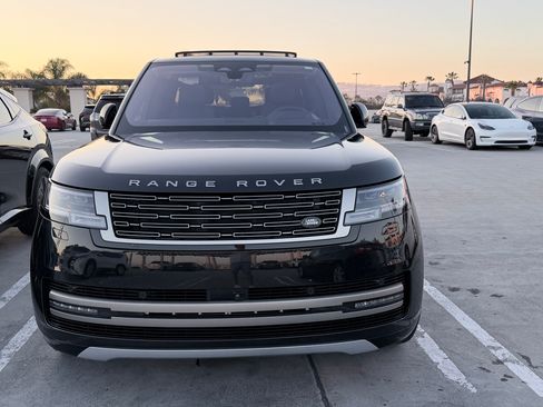 Used 2022 Land Rover Range Rover SE image 6