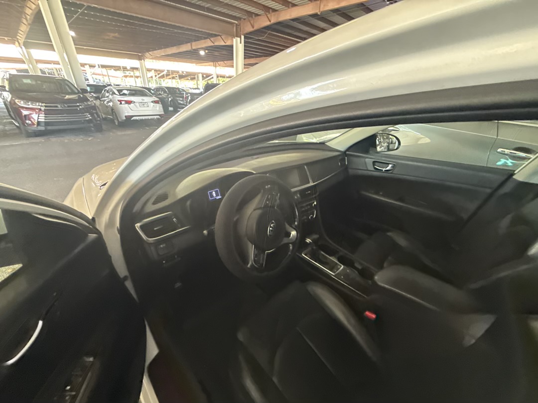 Used 2017 Kia Optima EX FWD image 5