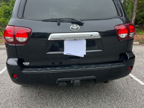 Used 2019 Toyota Sequoia Platinum AWD/4WD image 5