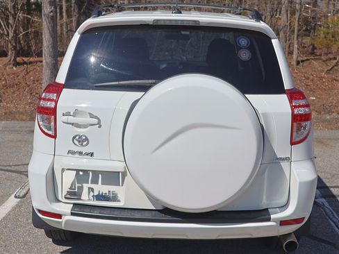 Used 2011 Toyota RAV4 4WD w/ Base L4 Extra Value Pkg image 5