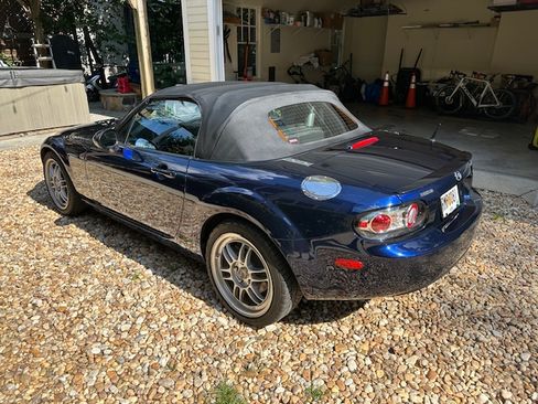 Used 2008 MAZDA MX-5 Miata Sport image 12
