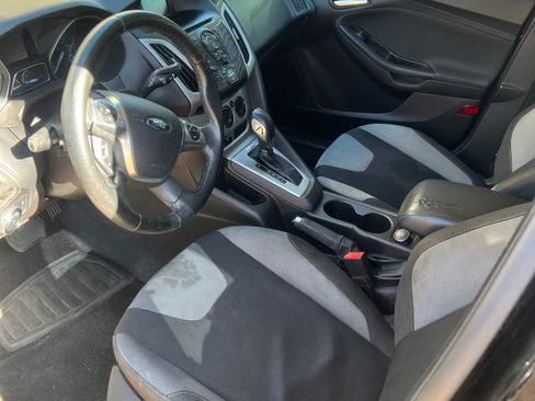 Used 2014 Ford Focus SE w/ SE Sport Package image 6