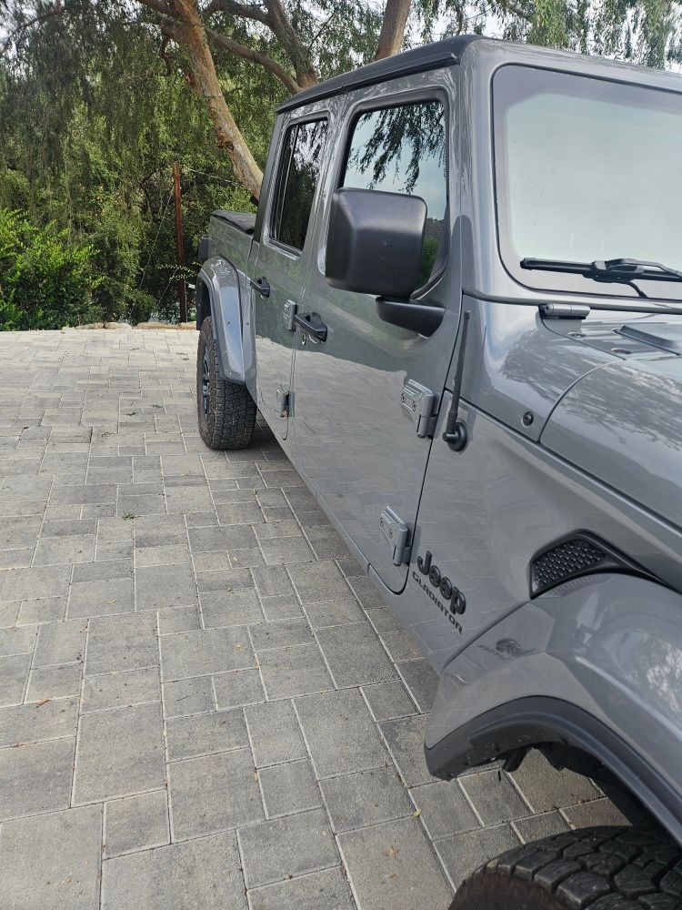 Used 2022 Jeep Gladiator Sport AWD/4WD image 5