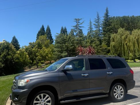 Used 2011 Toyota Sequoia Limited AWD/4WD image 1