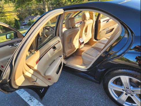 Used 2013 Mercedes-Benz S 550 4MATIC image 11