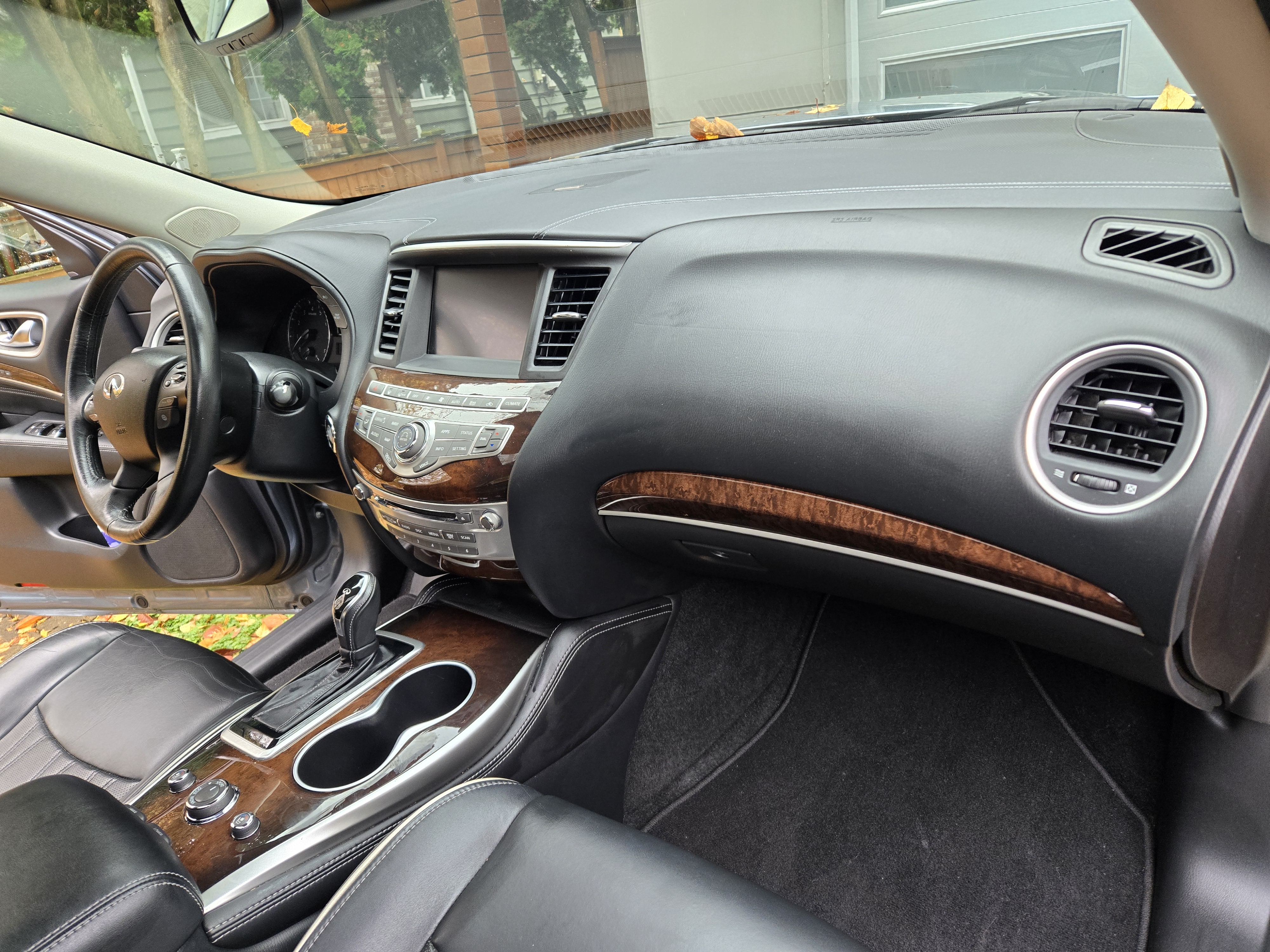 Used 2017 INFINITI QX60 Luxe w/ Deluxe Technology Package AWD/4WD image 23