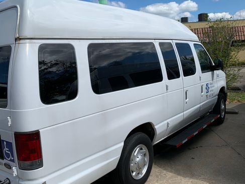Used 2009 Ford E-250 and Econoline 250 Extended image 8