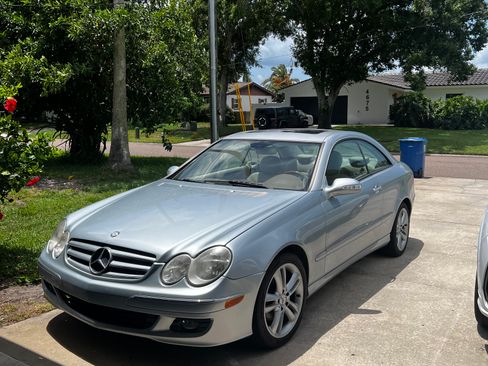 Used 2006 Mercedes-Benz CLK 350 Coupe image 2