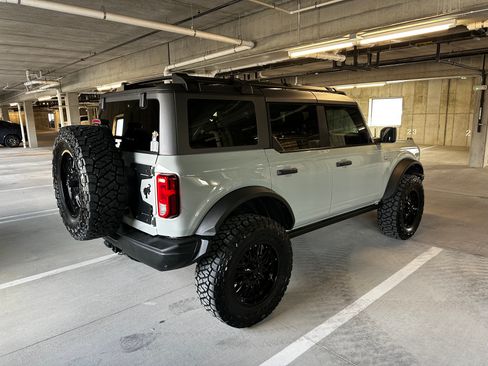 Used 2023 Ford Bronco Black Diamond w/ Sasquatch Package image 14