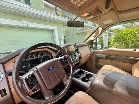Used 2015 Ford F250 Lariat w/ Lariat Ultimate Package AWD/4WD image 8