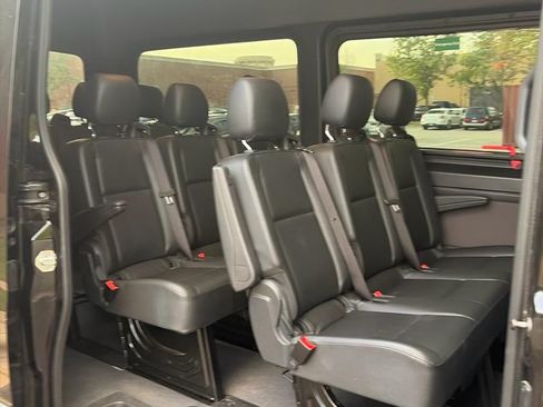 Used 2024 Mercedes-Benz Sprinter 2500 image 8
