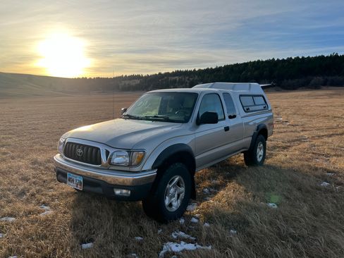 Used 2004 Toyota Tacoma 4x4 Xtracab V6 image 2