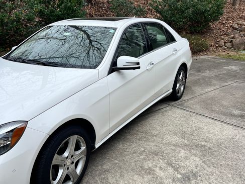 Used 2015 Mercedes-Benz E 350 Sedan image 2