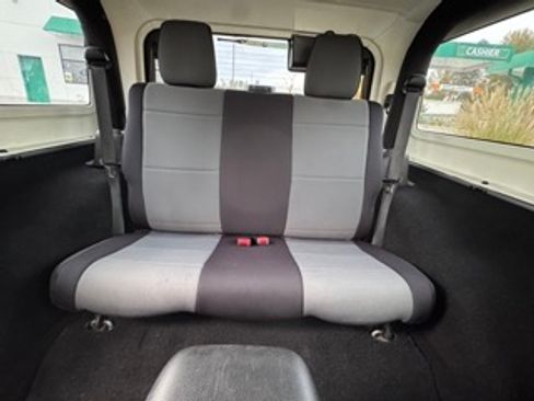 Used 2015 Jeep Wrangler Sport image 17