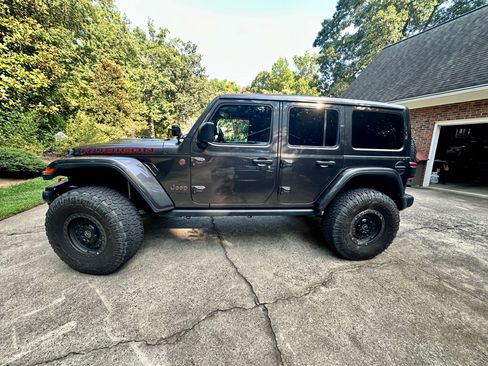 Used 2020 Jeep Wrangler Unlimited Rubicon AWD/4WD image 2