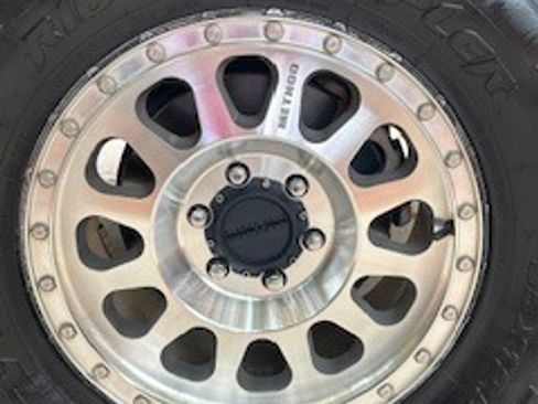 Used 2022 Ford F150 Lariat w/ Equipment Group 502A High image 5