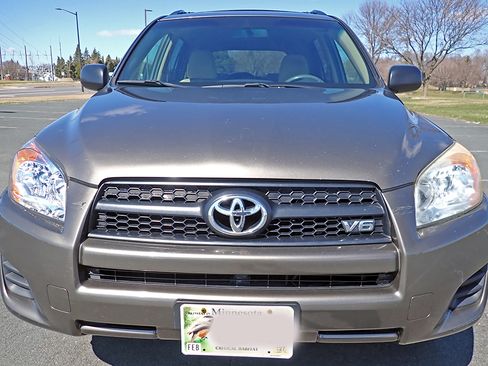 Used 2011 Toyota RAV4 4WD V6 w/ Tow Prep Pkg image 1