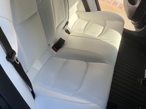 Used 2023 Tesla Model 3 Standard Range image 8