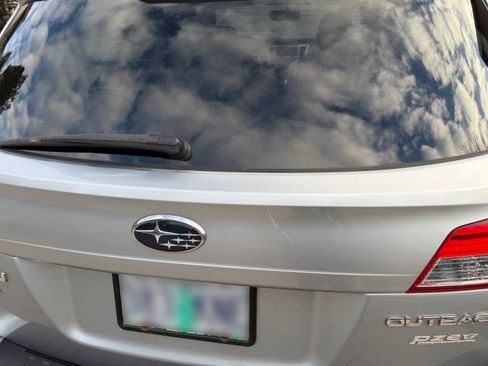 Used 2013 Subaru Outback 2.5i Premium w/ Popular Pkg 1B image 2