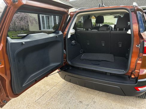 Used 2020 Ford EcoSport SE w/ SE Convenience Package image 8