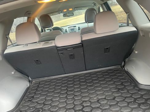 Used 2014 Kia Sorento LX image 6