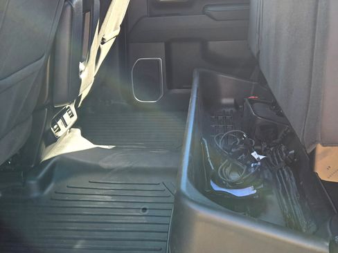 Used 2024 Chevrolet Silverado 2500 LT w/ Convenience Package image 24