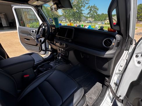 Used 2024 Jeep Wrangler Unlimited Sahara w/ Safety Group AWD/4WD image 15