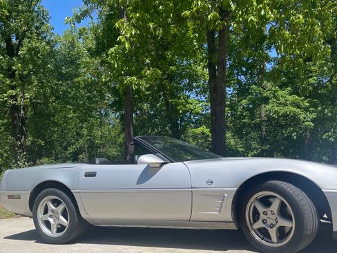 Used 1996 Chevrolet Corvette Convertible image 4