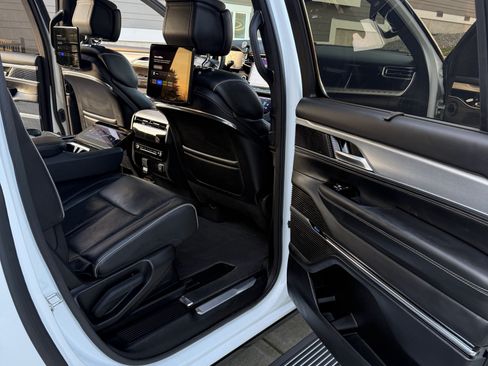 Used 2023 Jeep Grand Wagoneer L Series II w/ Premium Group II image 21