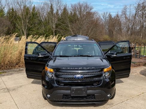 Used 2015 Ford Explorer Sport w/ Equipment Group 401A image 19