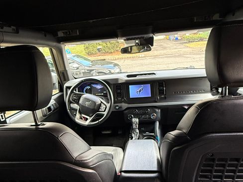 Used 2021 Ford Bronco Black Diamond image 8