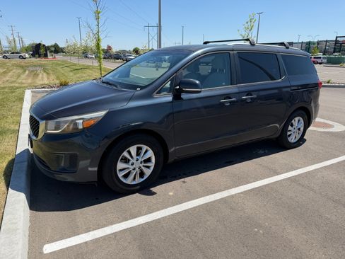 Used 2015 Kia Sedona LX w/ LX Convenience Package FWD image 13