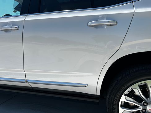 Used 2024 GMC Yukon Denali AWD/4WD image 30