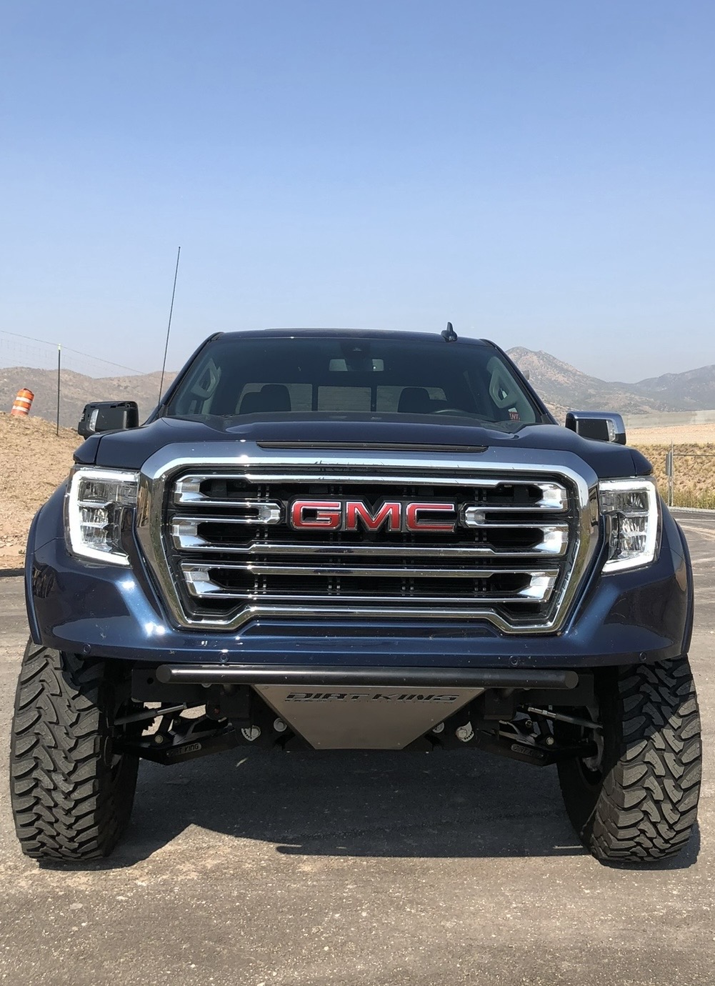 Used 2021 GMC Sierra 1500 SLT w/ SLT Premium Plus Package AWD/4WD image 17