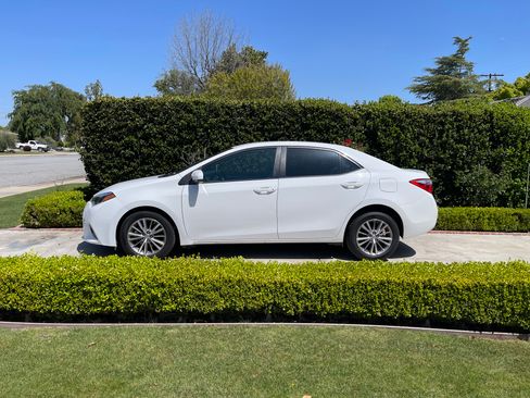 Used 2014 Toyota Corolla LE image 9