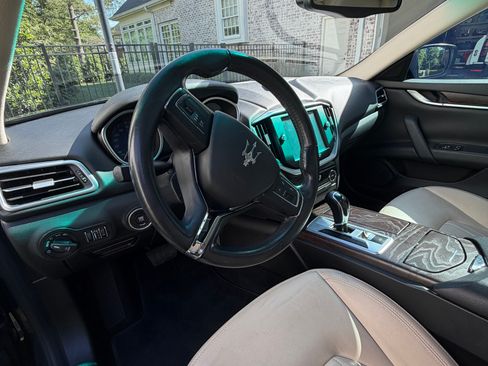 Used 2014 Maserati Ghibli RWD image 11