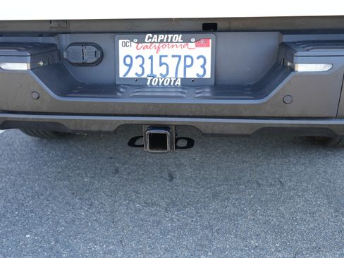 Used 2022 Toyota Tundra SR5 w/ SR5 Convenience Package image 12