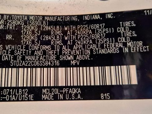 Used 2006 Toyota Sienna XLE w/ XLE Pkg 7 FWD image 22