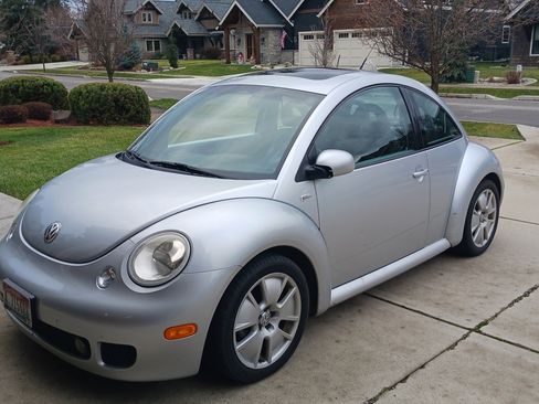 Used 2002 Volkswagen Beetle S image 1