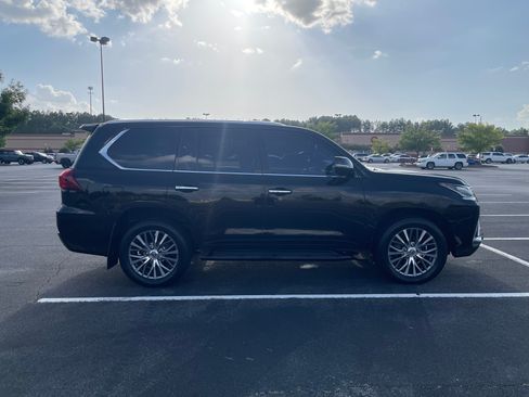 Used 2018 Lexus LX 570 4WD image 5