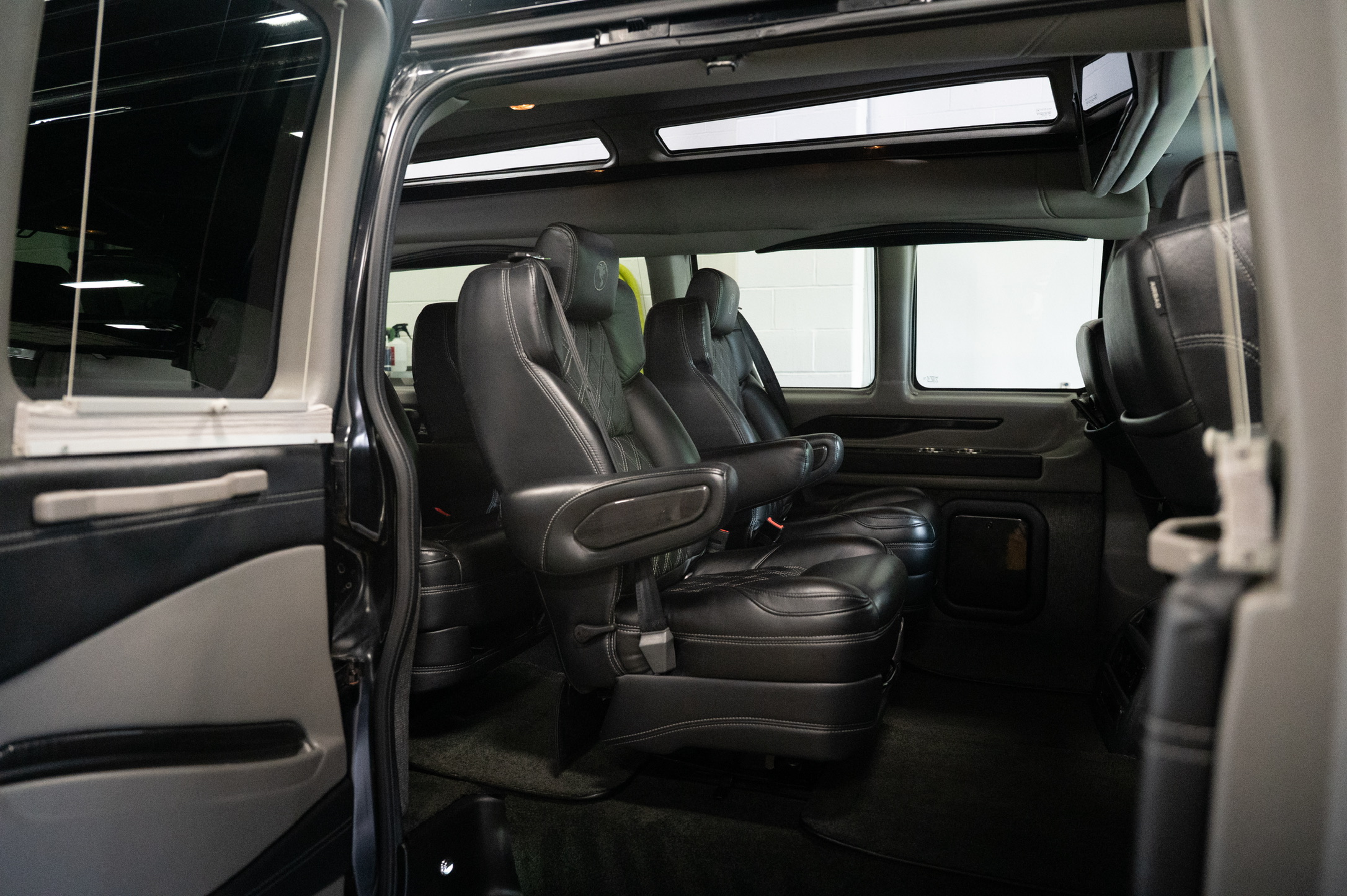 Used 2021 Chevrolet Express 2500 Extended w/ Enhanced Convenience Package RWD image 11