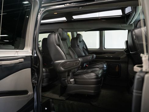 Used 2021 Chevrolet Express 2500 Extended w/ Enhanced Convenience Package RWD image 11