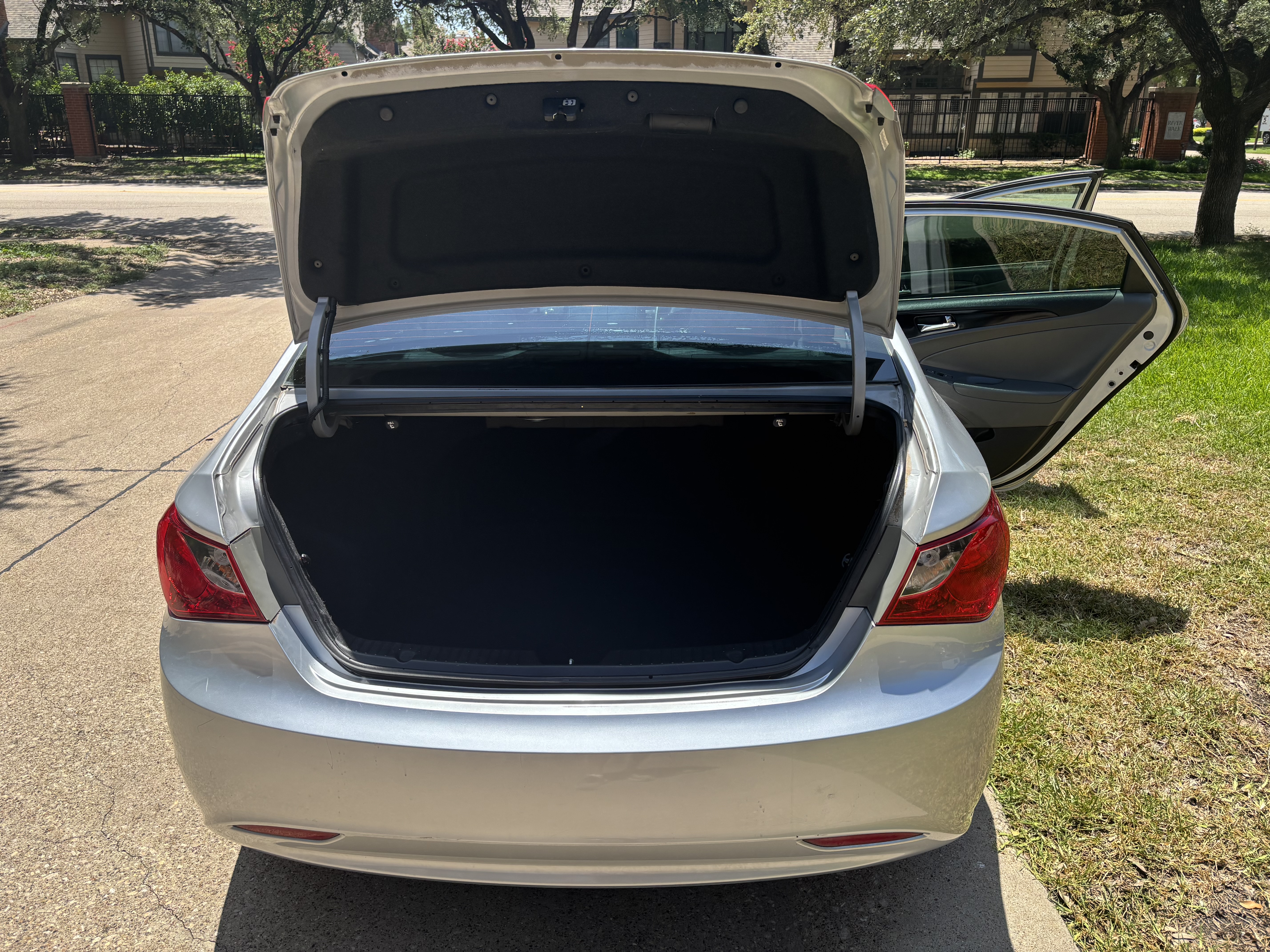 Used 2011 Hyundai Sonata Limited FWD image 10