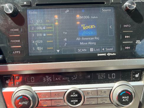 Used 2017 Subaru Legacy 2.5i Limited image 9